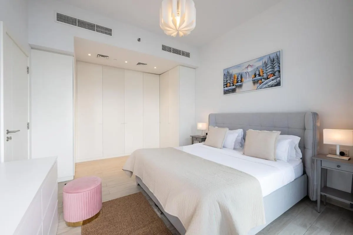 Luxurious 2 Bedroom Apartment In Belgravia 3 Dubai