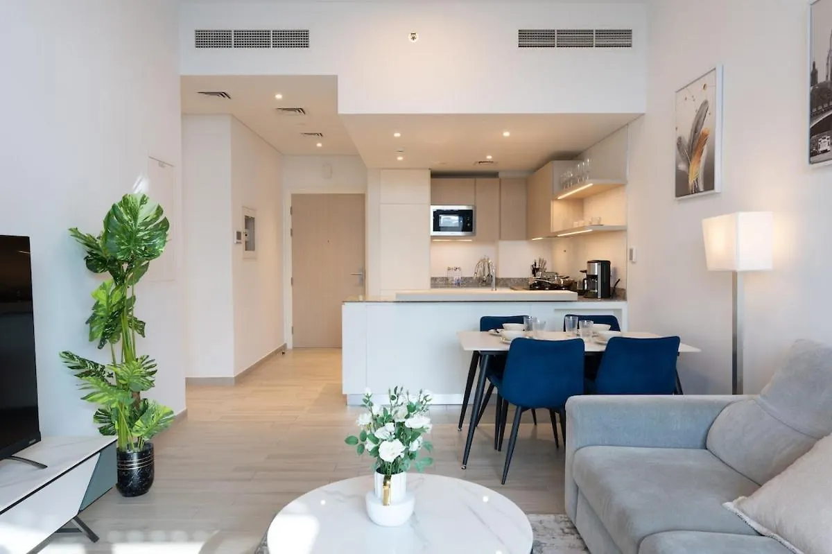 Luxurious 2 Bedroom Apartment In Belgravia 3 Dubai
