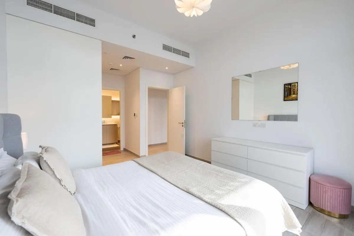 Luxurious 2 Bedroom Apartment In Belgravia 3 Dubai