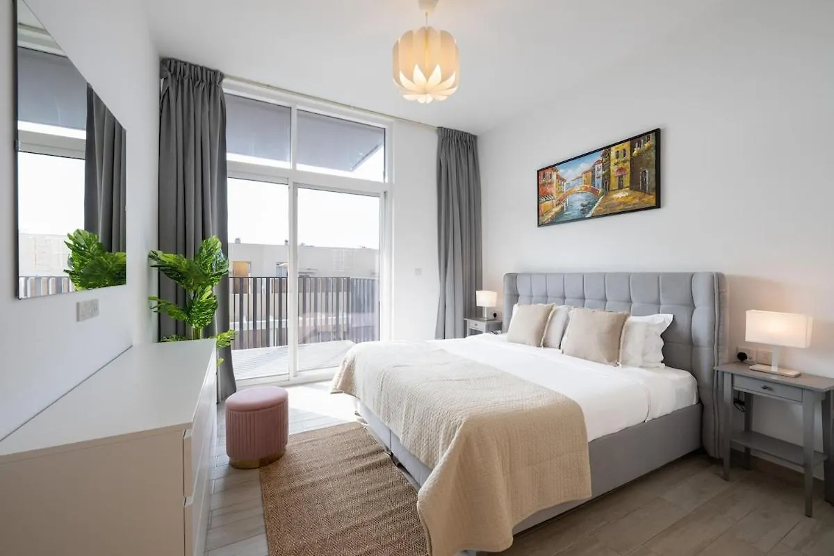 Luxurious 2 Bedroom Apartment In Belgravia 3 Dubai